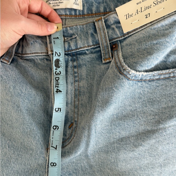 NWT Abercrombie & Fitch Blue Jean A-Line Mid rise Short - Picture 9 of 10